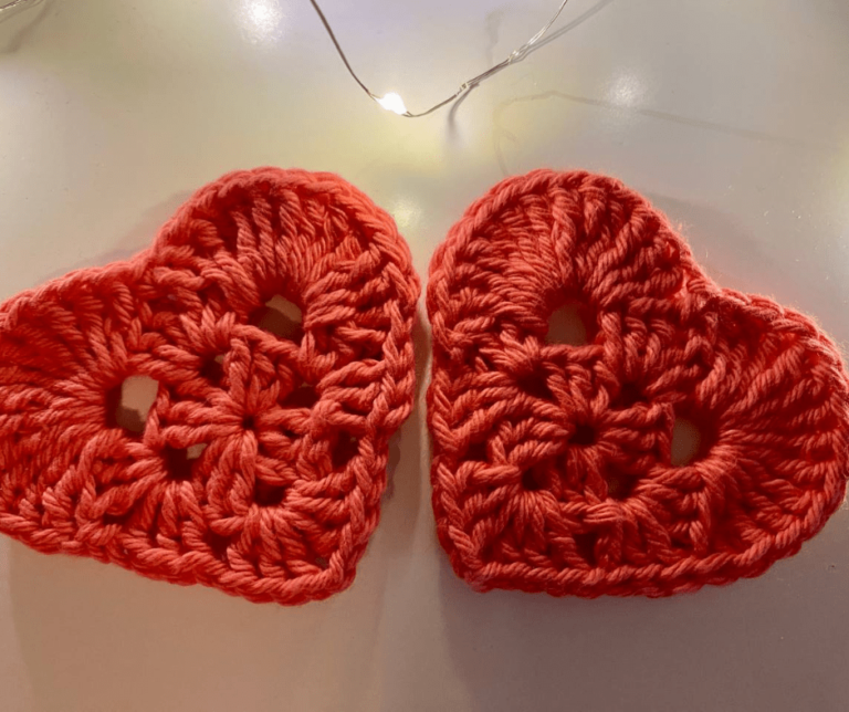 Classic-crochet-granny-heart-tutorial