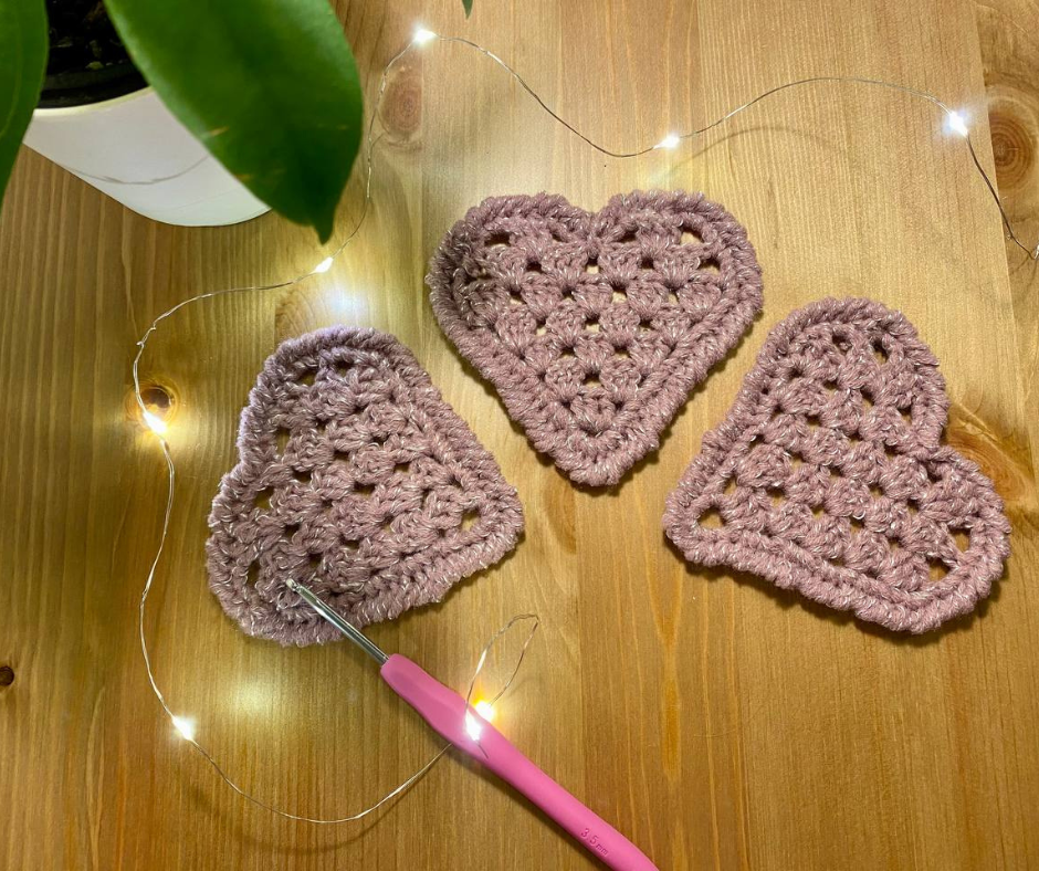 How-to-crochet-granny-heart