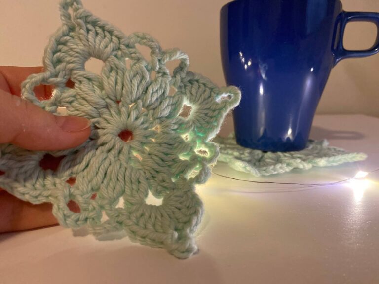 Easy Lacy Crochet Granny Square – free pattern