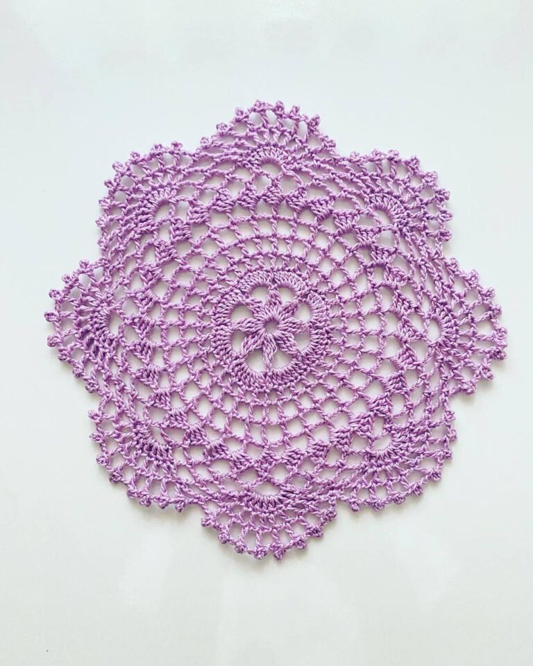 How-to-Crochet-Easy-Round-Lace-Doily