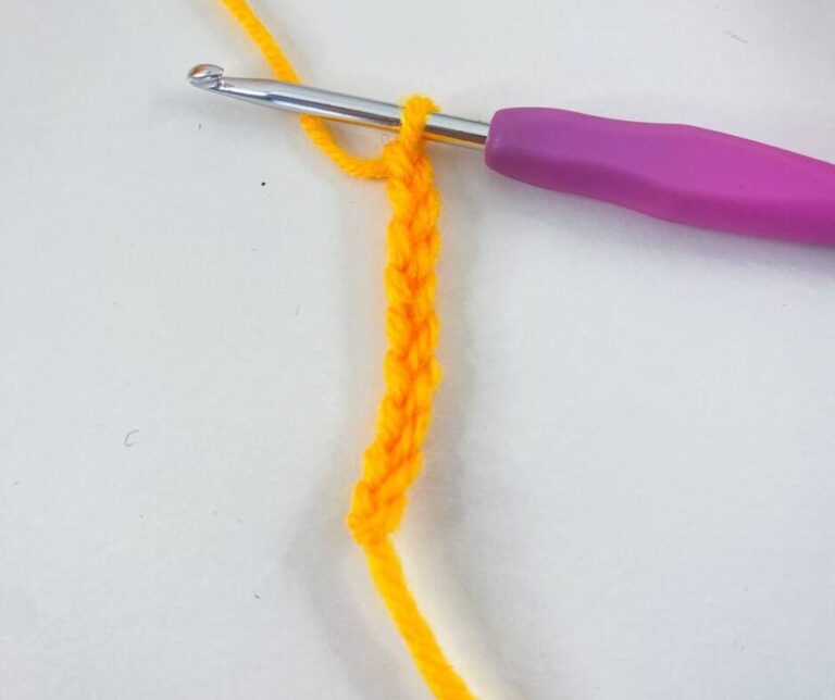How-to-Crochet-a-Chain